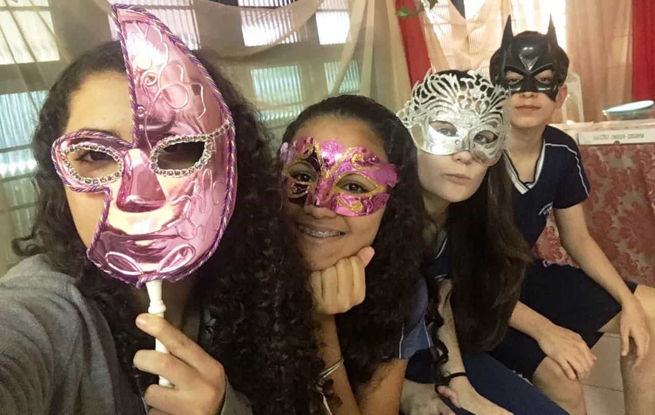 Aprendizado e diversão no “Encontro de Máscaras”